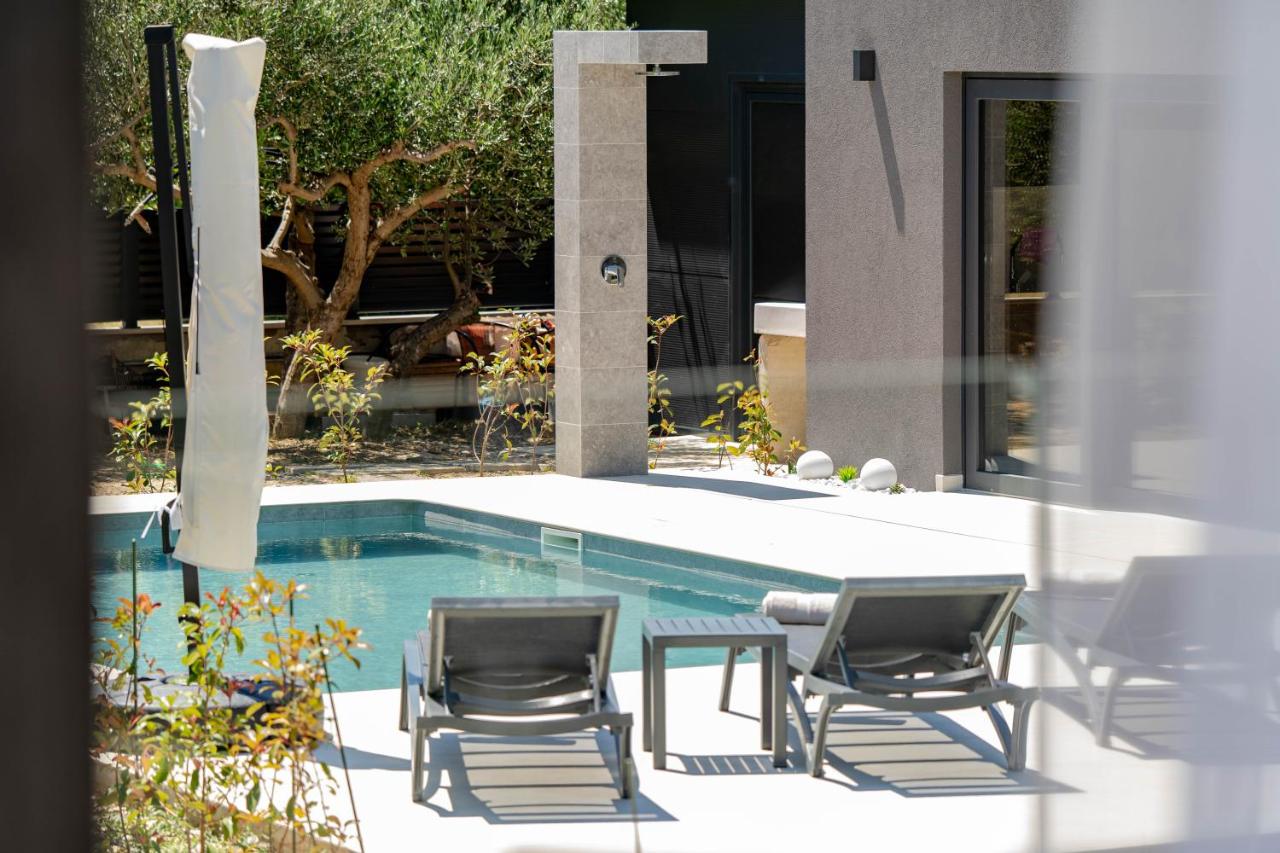 Habitación Doble con vistas a la piscina