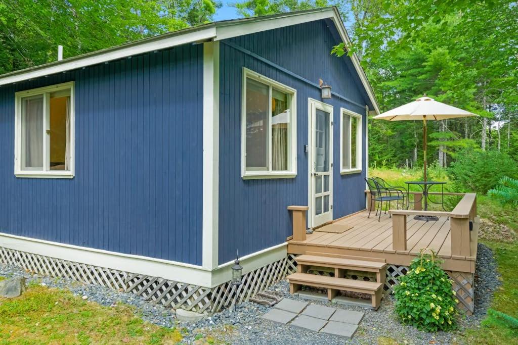 Woodland Home near Long Pond w/ Spacious Living Area, Full Kitchen & Deck - Chambres d'hôtes Somesville