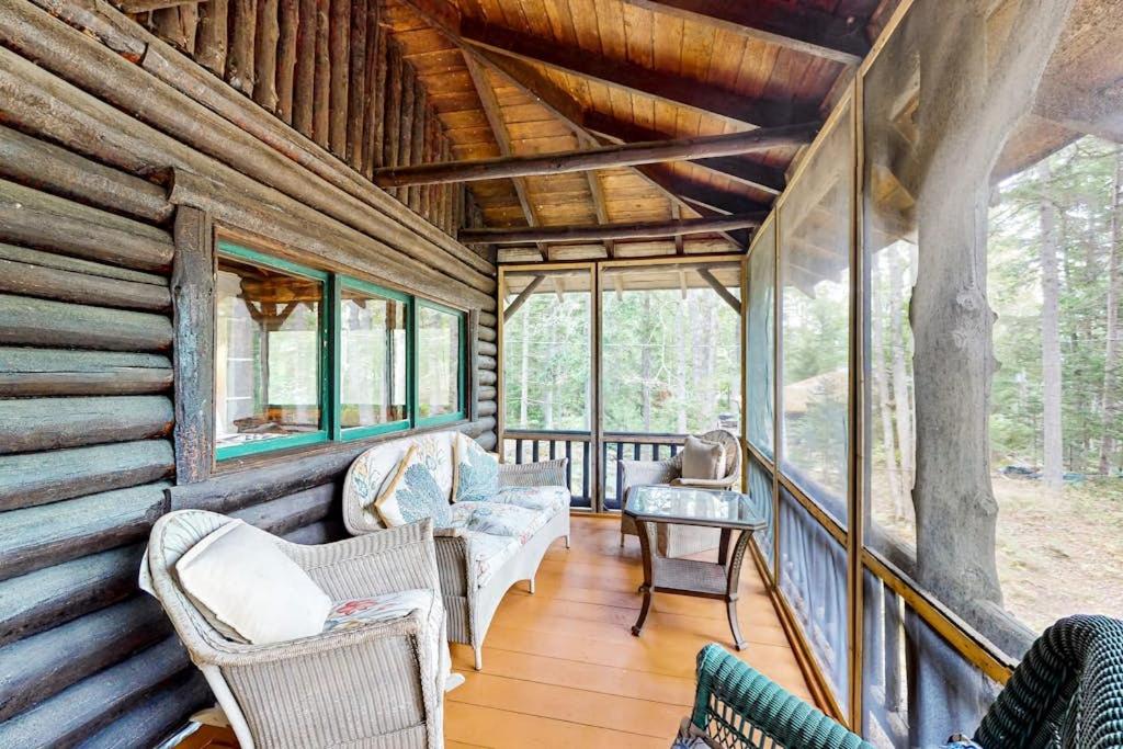 Dreamy Wooded Cabin W/ Spacious Deck, Free WiFi, Secluded Location & More - Ferienwohnung Boothbay Harbor
