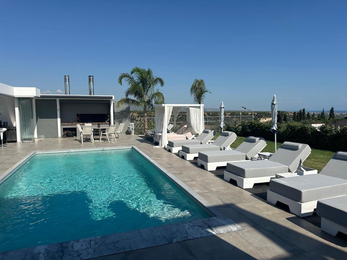 Maria Luxury Villa - Bed and Breakfast Lechaio