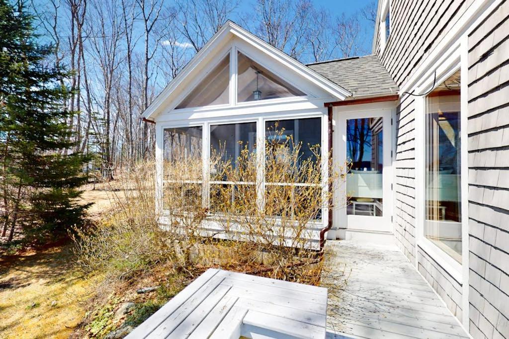 Oceanfront retreat with sunrise views, screened porch, & deck - B&B Blue Hill