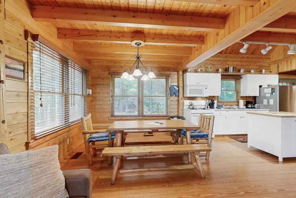 Lakefront home with private dock, canoe & kayak, fast WiFi, and firepit - dog OK - B&B Greenville