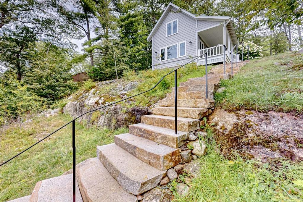Periwinkle Cottage | Sunny cottage in Westport Island overlooking the river - B&B Westport