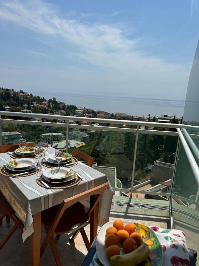 Casa del Sole - relax, vista mare, garage gratis a soli 5 min dal centro di Sanremo - B&B Sanremo