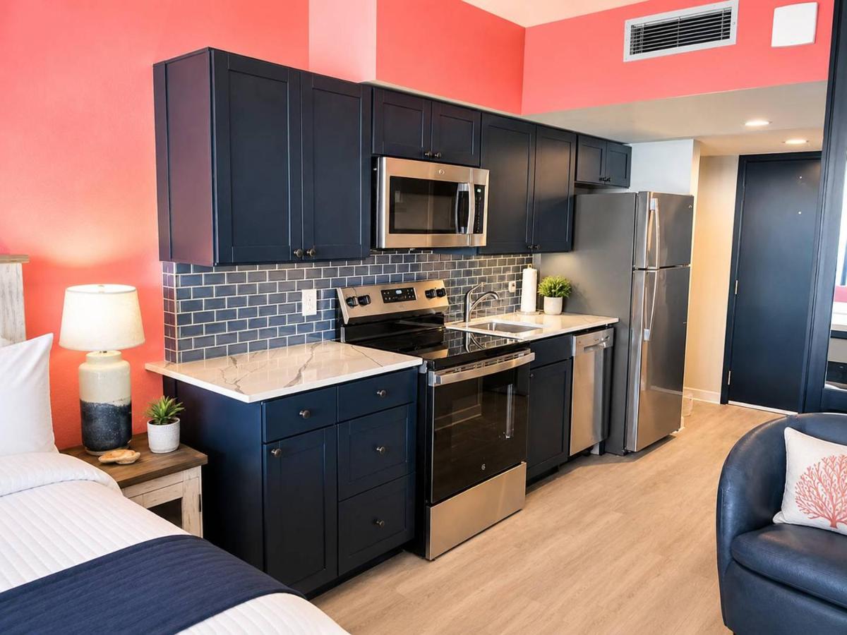 Updated Oceanfront Suite by Skywheel Yachtsman 902 - Chambres d'hôtes Myrtle Beach