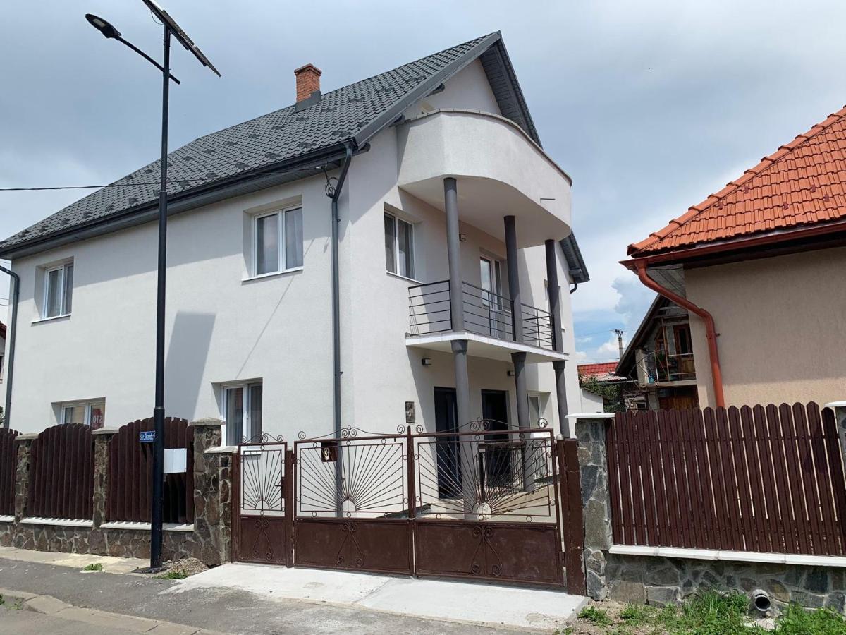 Casa Crisan - Chambres d'hôtes Topliţa