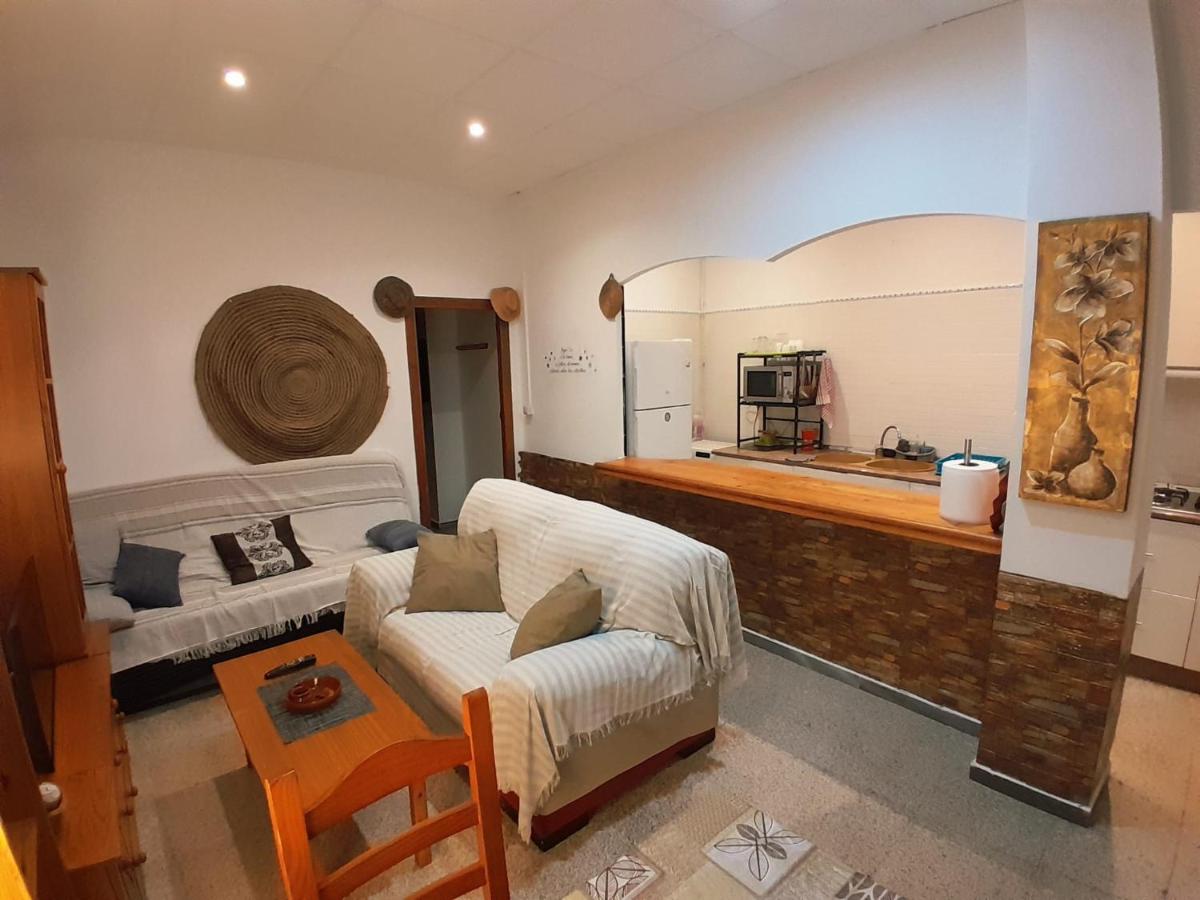 Deluxe One-Bedroom Apartment