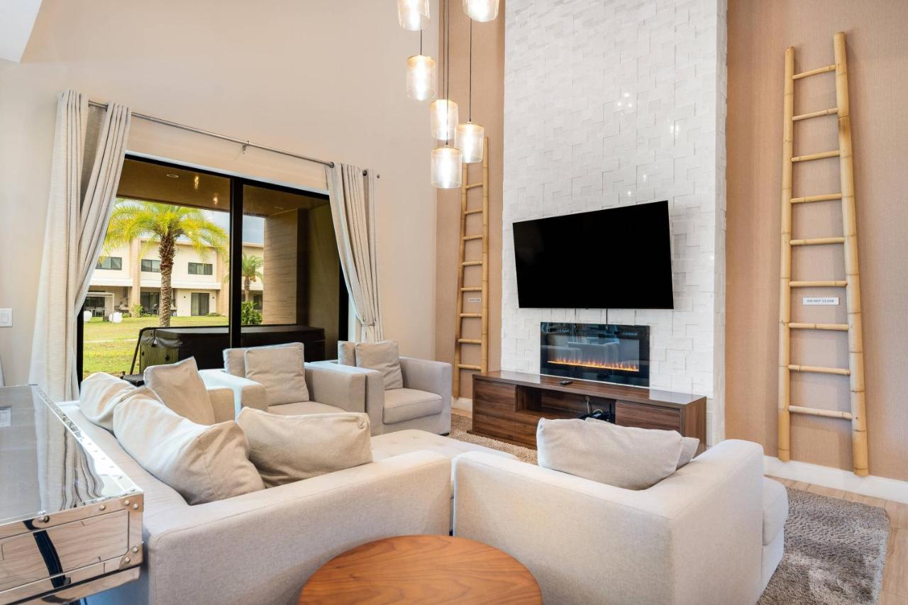 7458 Modern 9 guests 3 suites jacuzzi 8 min Disney - Ferienwohnung Orlando