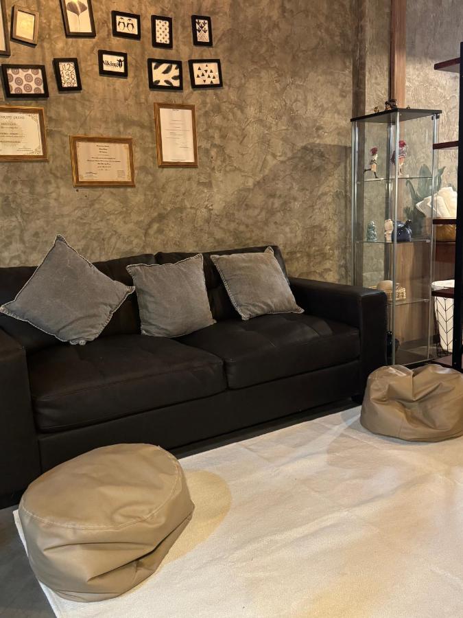 YOLO Loft House Private Group Stay - B&B Ban Phra Saeng