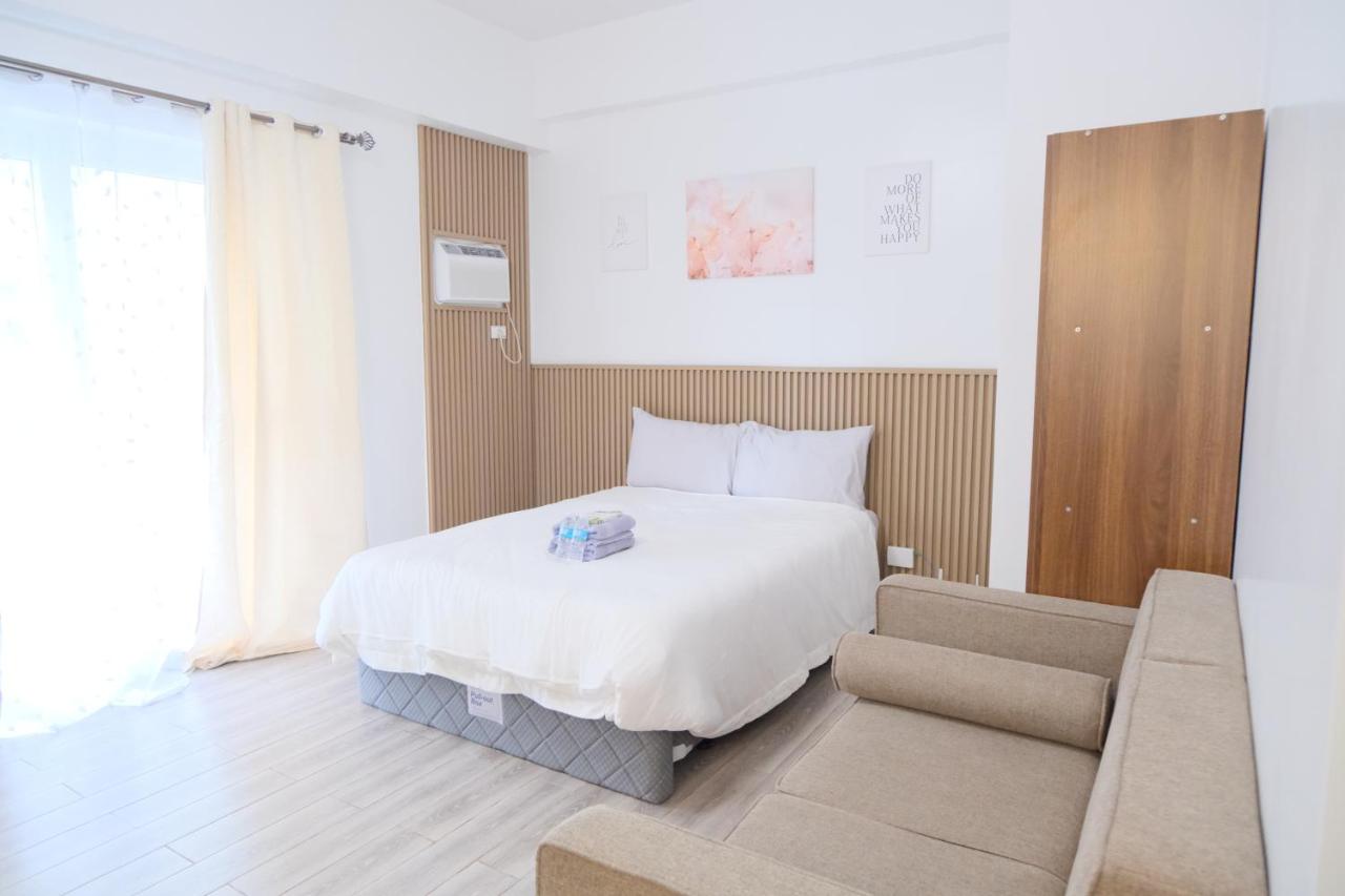 Airport Gem with Pool and Gym - Chambres d'hôtes Pusok