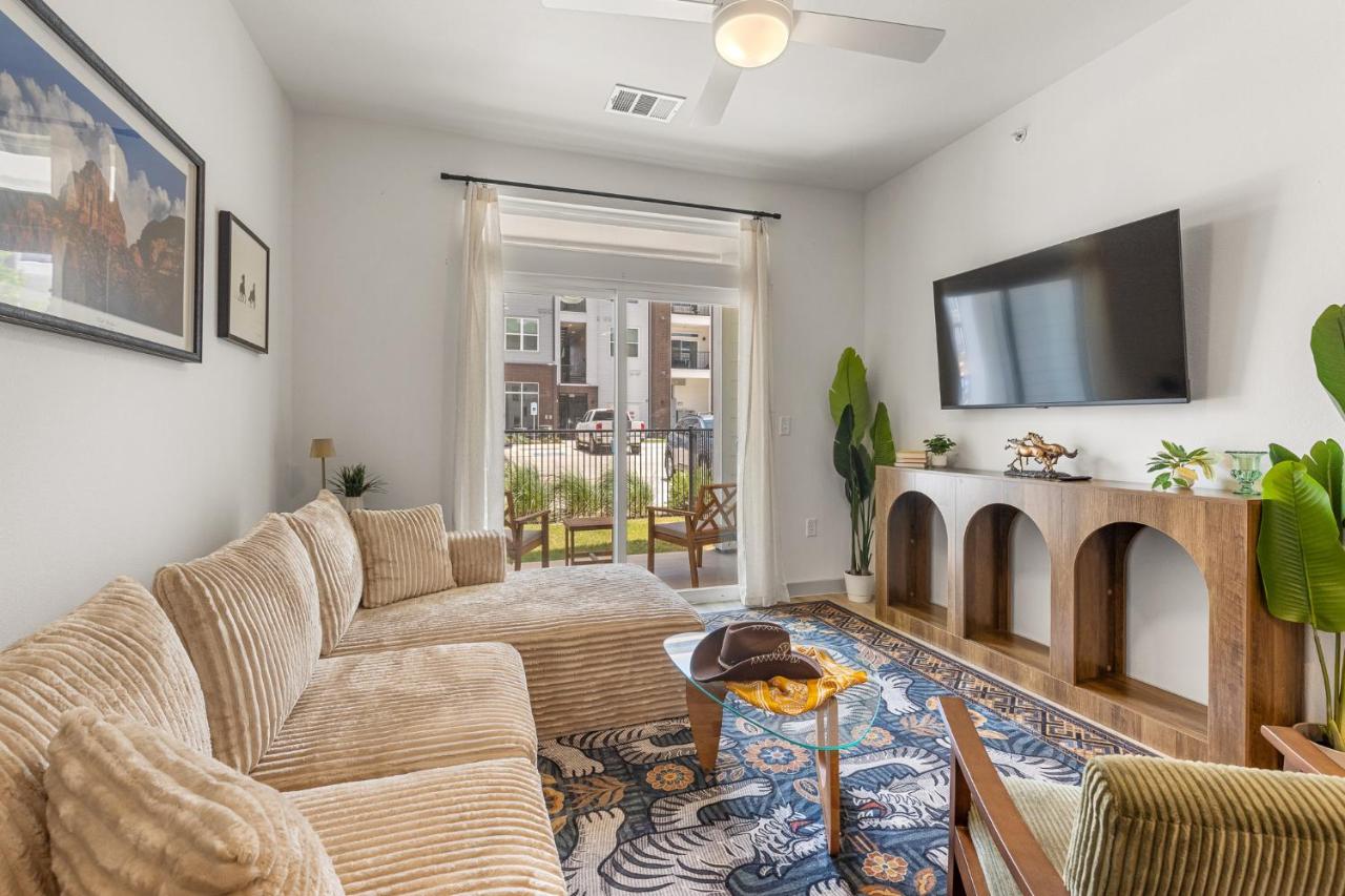 Modern Ground Floor 1BR W Pool Gym MER 9109 - B&B San Marcos
