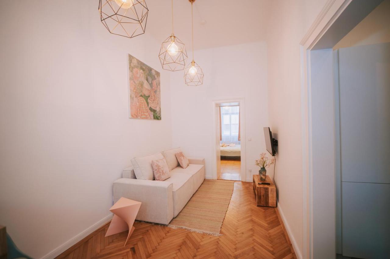 Room4Art Apartments L1 Hauptbahnhof - Chambres d'hôtes Vienne