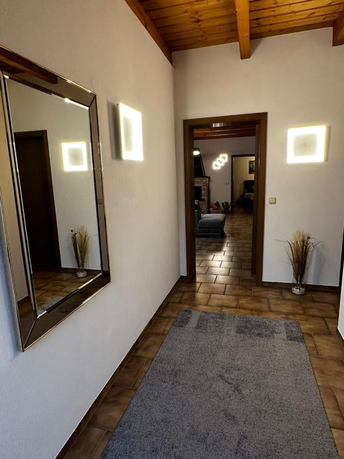 Gemütlicher Bungalow mit Parkplätzen - B&B Mönchengladbach