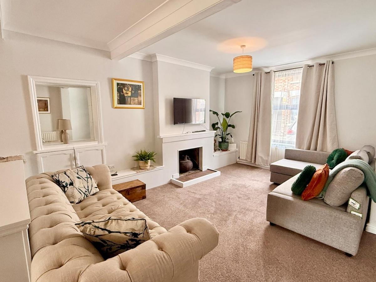 Wilson Street - 2 bed sleeps 6 - Bed and Breakfast Lincoln