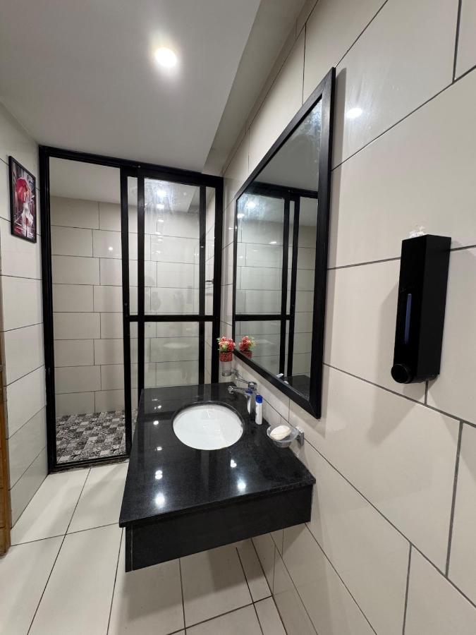 Havana Black 1BHK - Luxury -Bahria heights-1 - B&B Rawalpindi