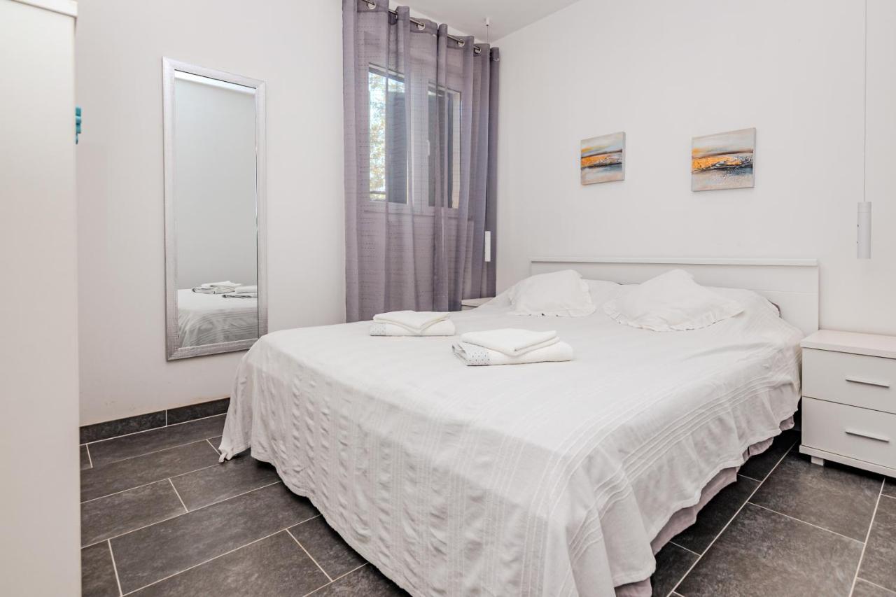 Apartments Fiona - Chambres d'hôtes Privlaka