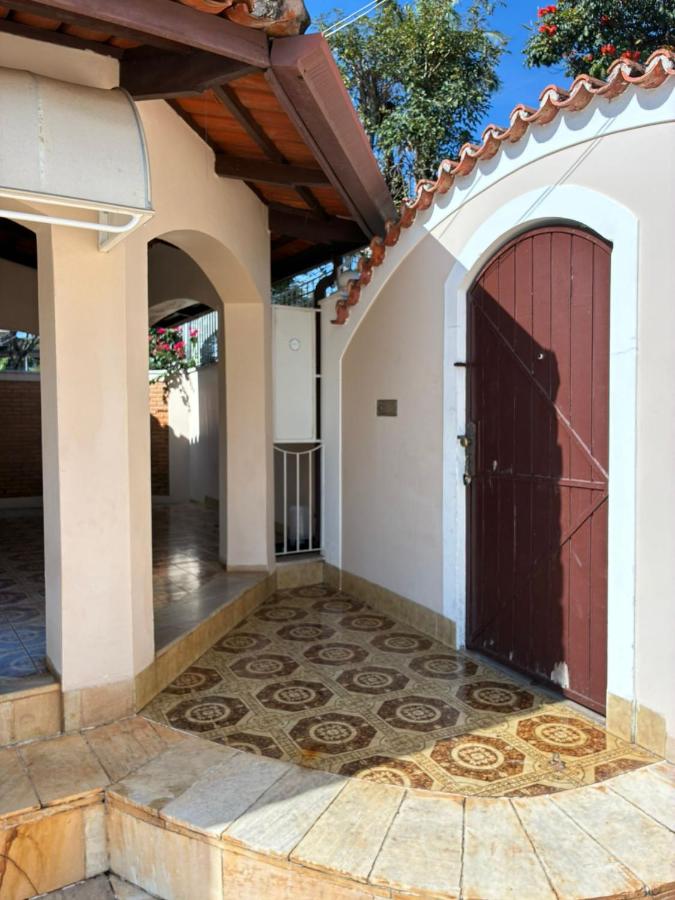 Quarto próximo ao Lago do Major - Bed and Breakfast Atibaia