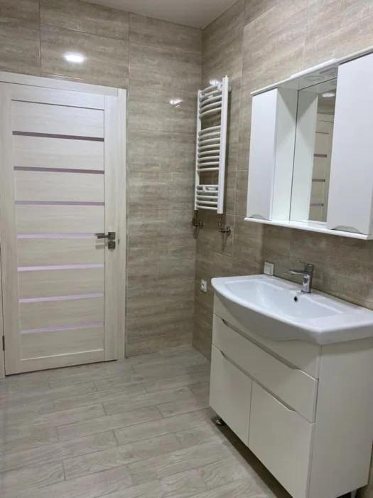 Большая квартира в центре,3 кондиционера 2 туалета, 3 TV - B&B Chişinău