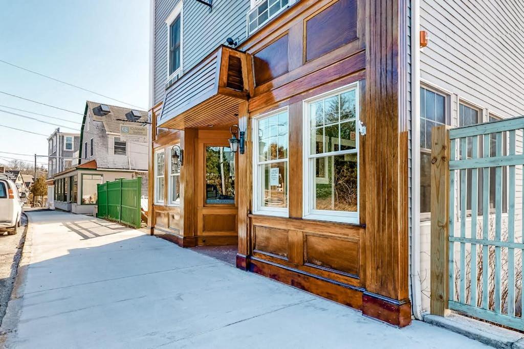 Cozy & Clean Second-Story Suite w/ Kitchenette & Free WiFi - Walk to the Harbor - B&B Northeast Harbor