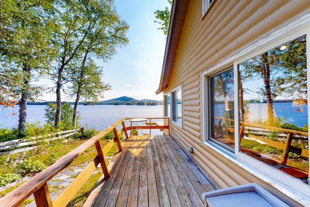 Vintage lakefront cabin with incredible water views, private dock & pebble beach - Chambres d'hôtes The Highlands