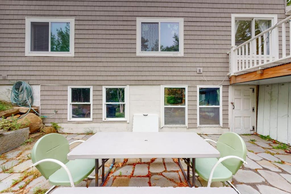 Waterfront home with deck, patio, grill, firepit, Ping-Pong, & WiFi - B&B Somesville