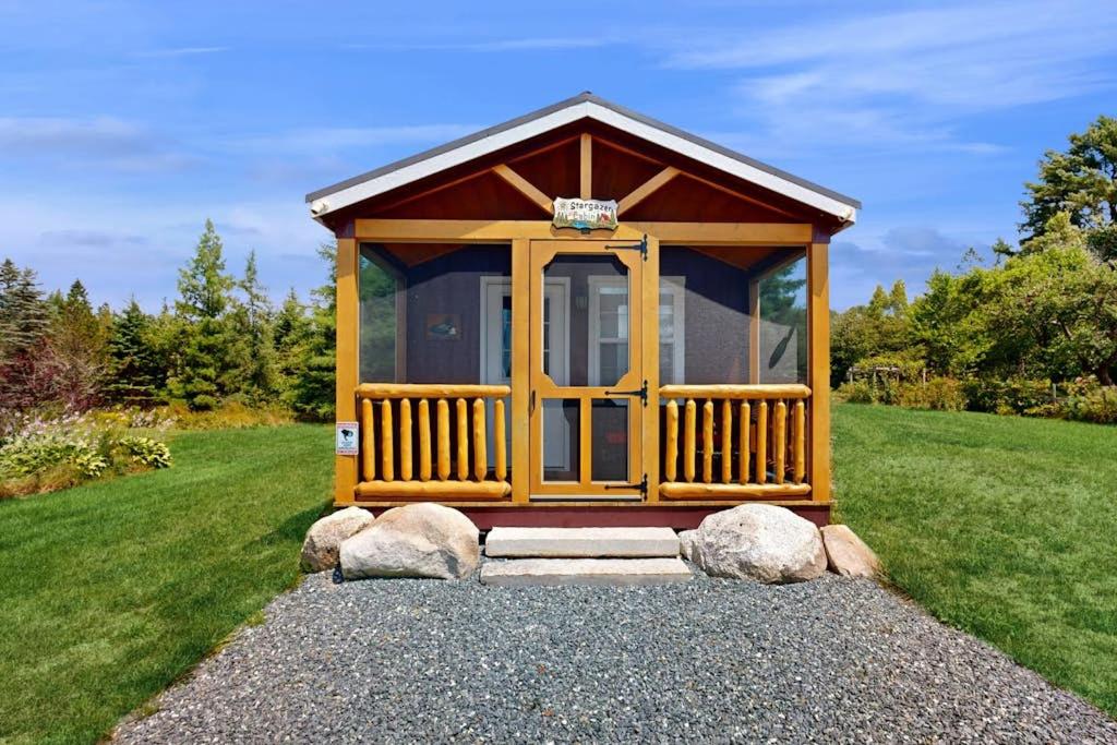 Cozy Cabin with Ocean and Mountain Views, Free Internet - Bed and Breakfast Sullivan