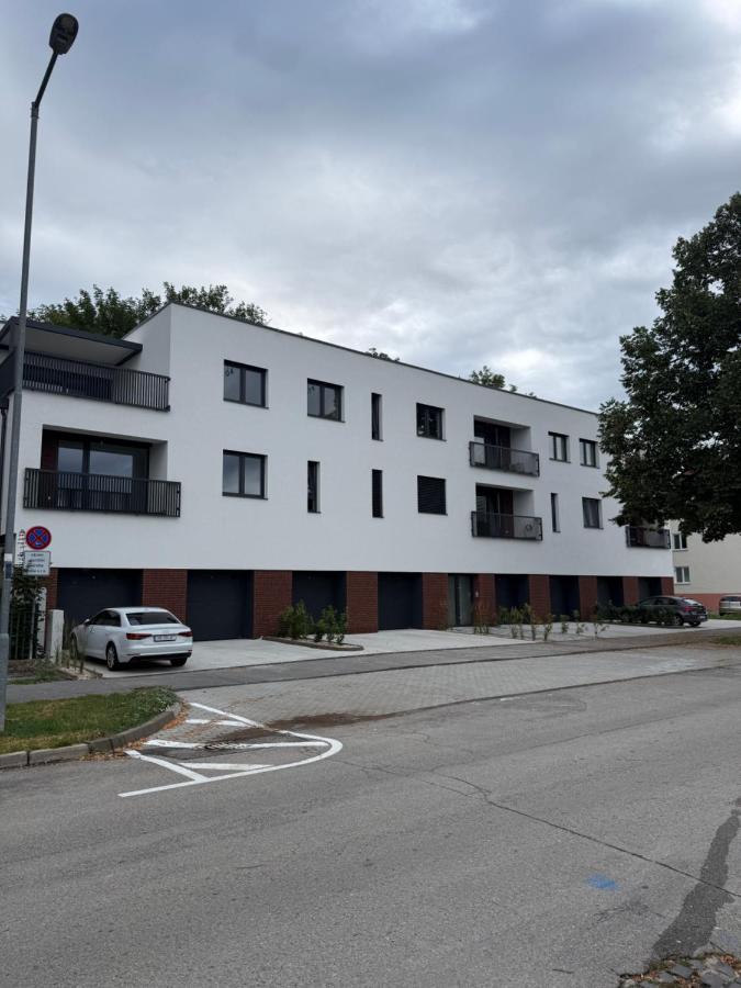 Olive Apartment Trenčín - Chambres d'hôtes Trenčín