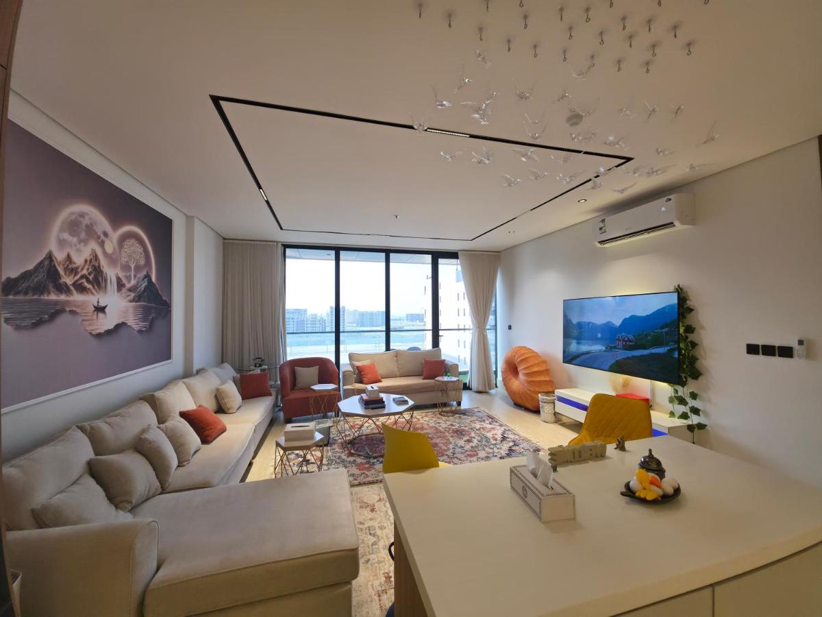 شقة راقية مجهزة بالكامل في الطابق الثامن - B&B Khobar
