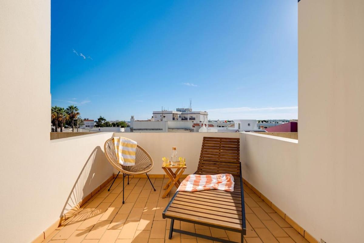 Alvor Oasis with Pool & Balconies Near Town & Beach - B&B Alvor