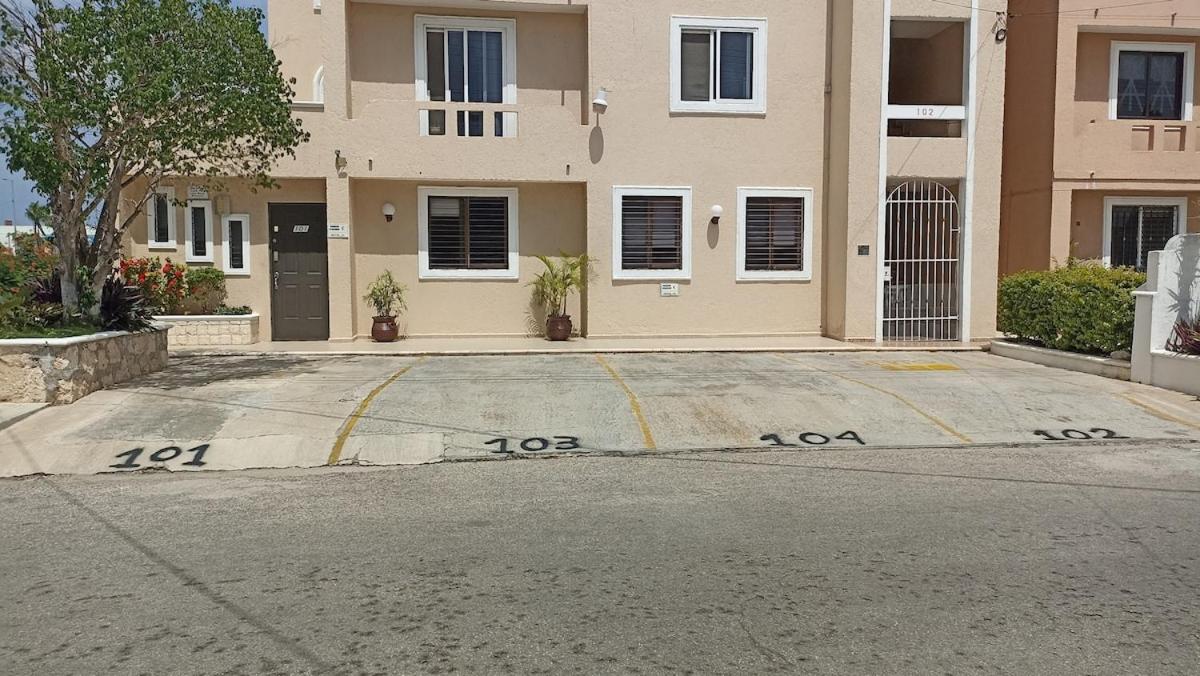 Home 365 Mérida Amplio y confortable departamento 3 recámaras 4 camas wifi - B&B Mérida