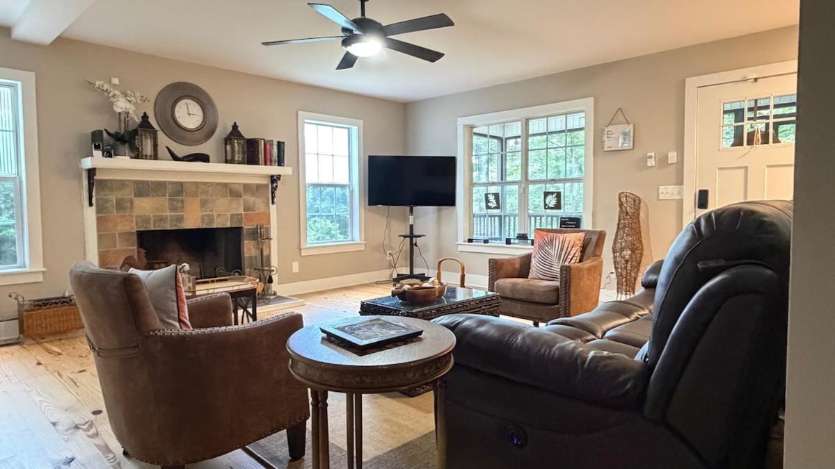 Last house on the hill - B&B Cleveland