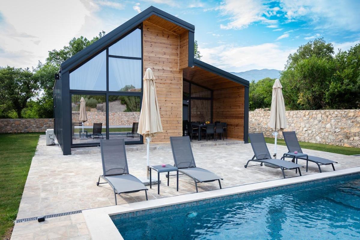 Luxury Family Villa with Private Pool & Sauna - B&B Mala Gorana