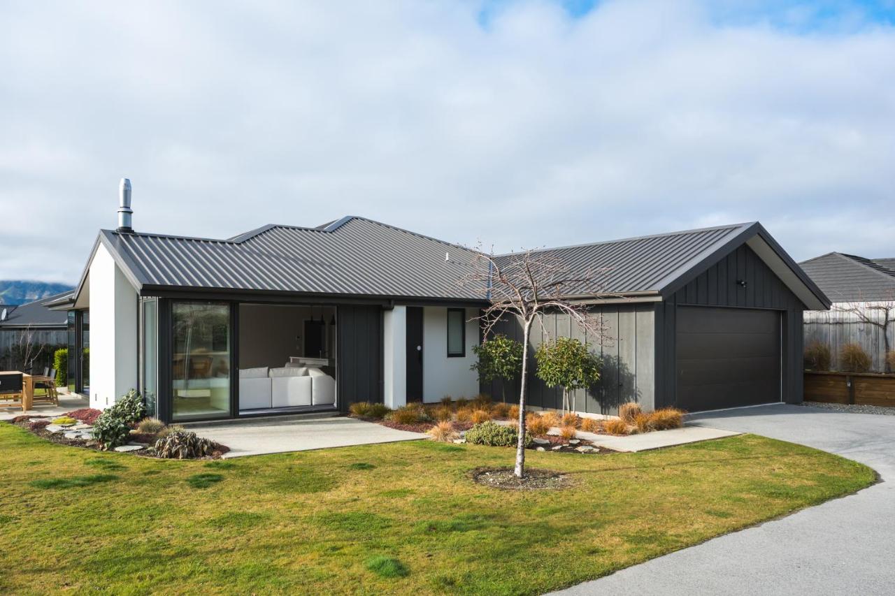 Warm & Cosy With Pool Table At Lake Hawea - Chambres d'hôtes Lake Hawea