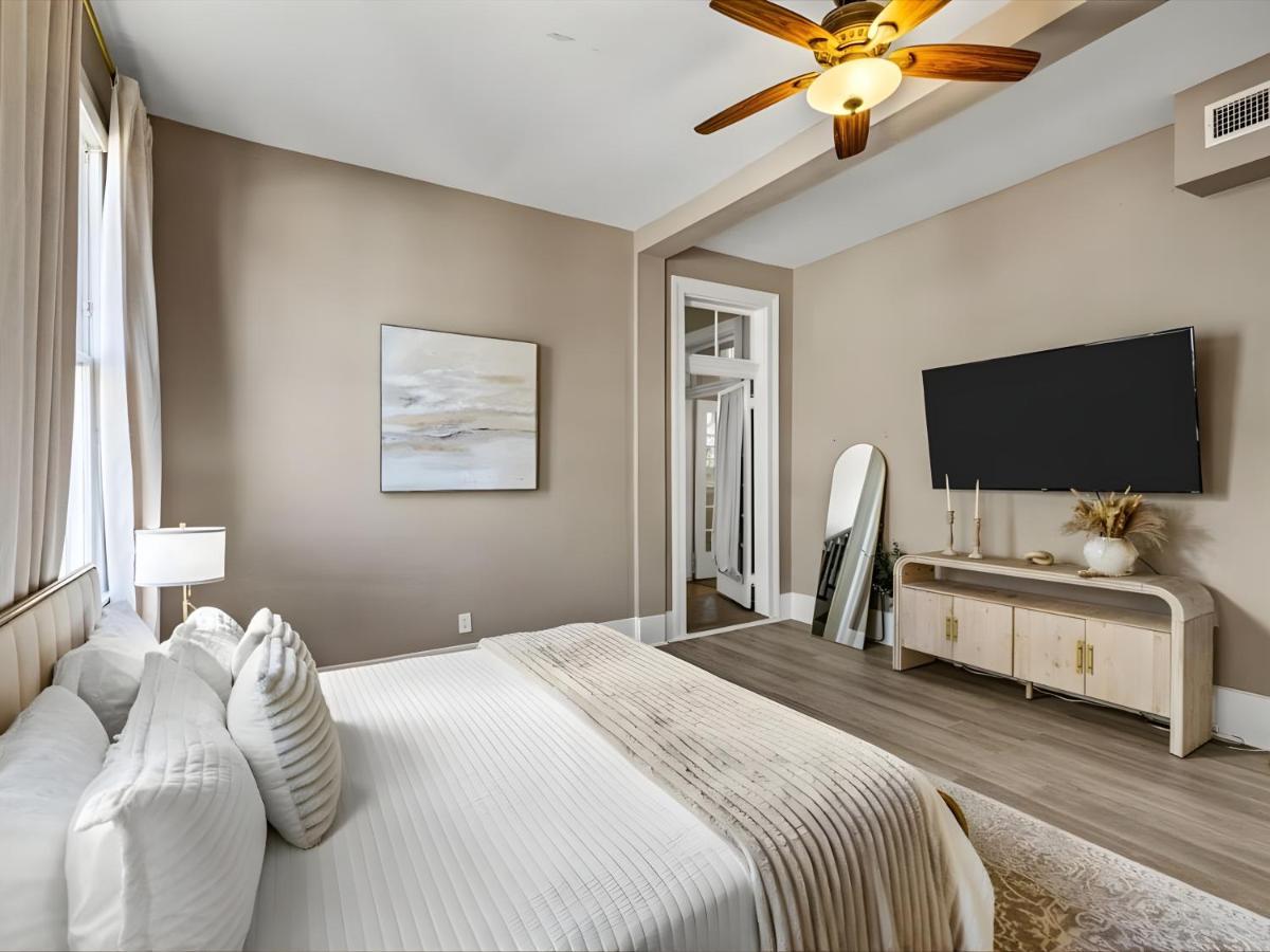 Sand and Sea Manor - B&B Galveston