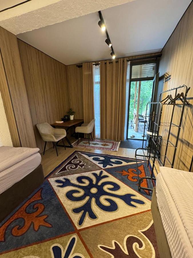 Zarechnoe Guest House - Chambres d'hôtes Tash-Döbö