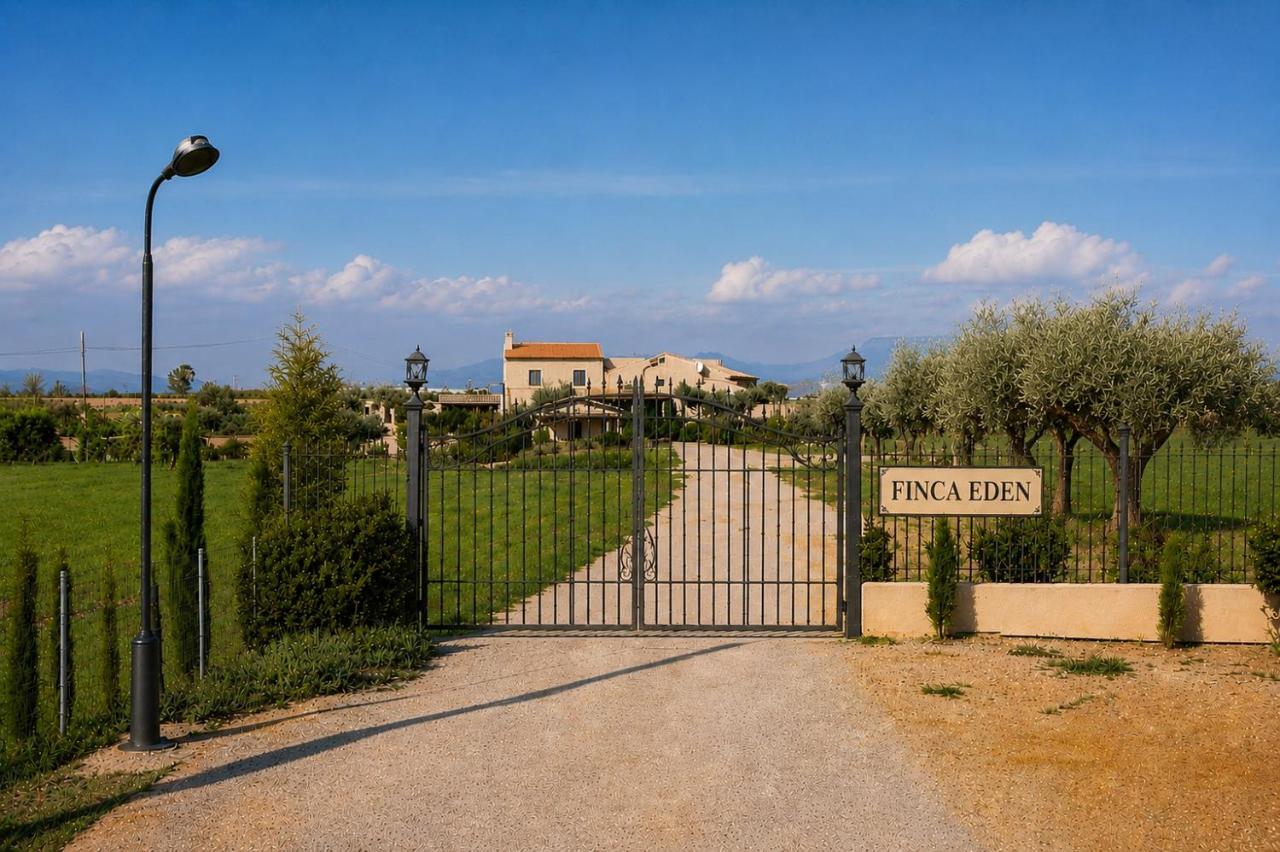 An Oasis of Mediterranean Tranquility with Mountain Views - Ferienwohnung Móra d'Ebre