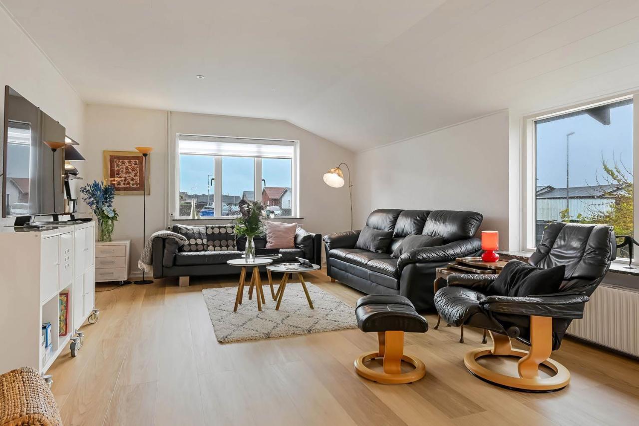 Familievenligt Feriehus Med Stor Have Og Central - Ferienwohnung Thyborøn