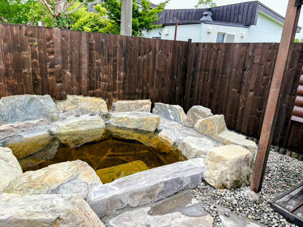天然温泉付ログハウス ヴィレッジR 4名様まで同一料金 屋根付bbq設備あり - Ferienwohnung Shiraoi