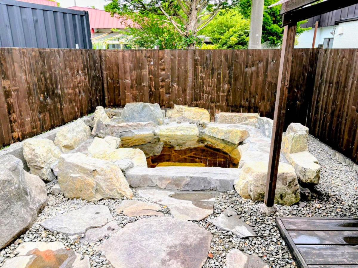 天然温泉付ログハウス ヴィレッジR 4名様まで同一料金 屋根付bbq設備あり - Ferienwohnung Shiraoi