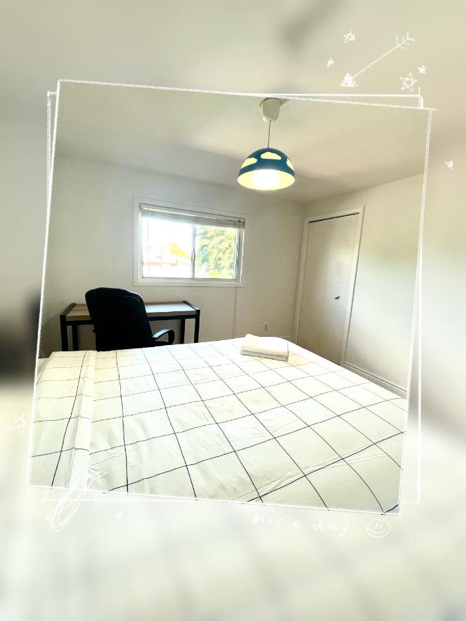 Cozy Queen room with Shared Bath near Seneca Donmills Finch - B&B Toronto