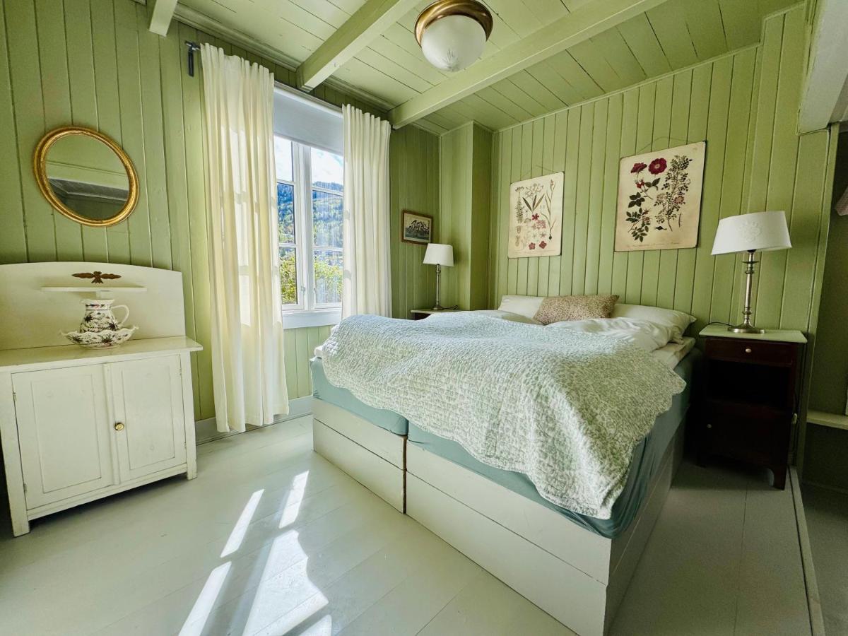 Kramsjø Gjestgiveri - B&B Herand