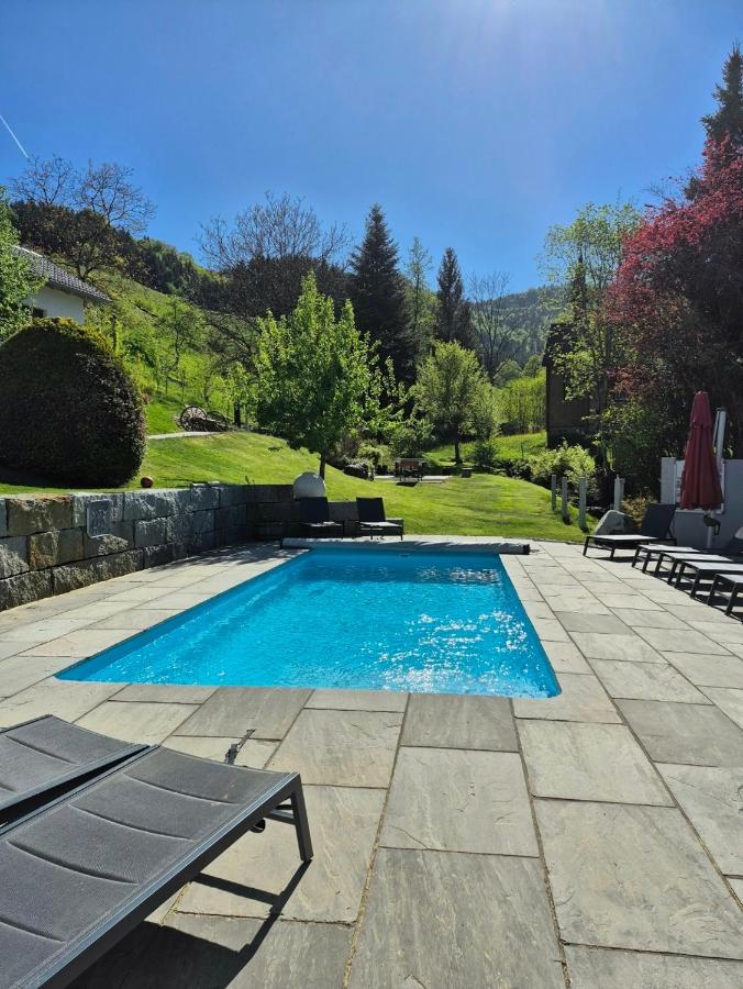 Haus Hees - Urlaub im Gletscherkessel Präg - B&B Todtnau