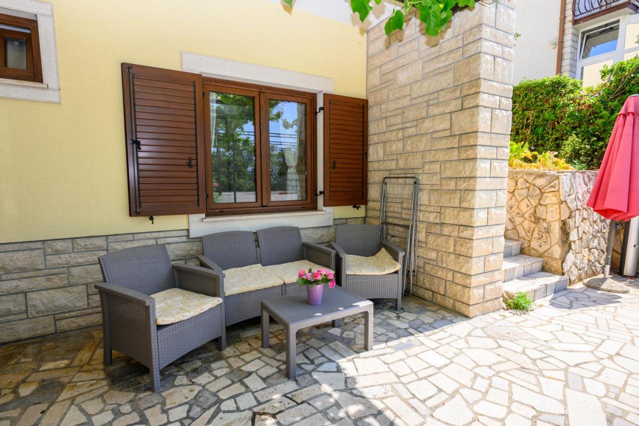 Apartment with king bed and free parking, 200m from sea - Chambres d'hôtes Crikvenica