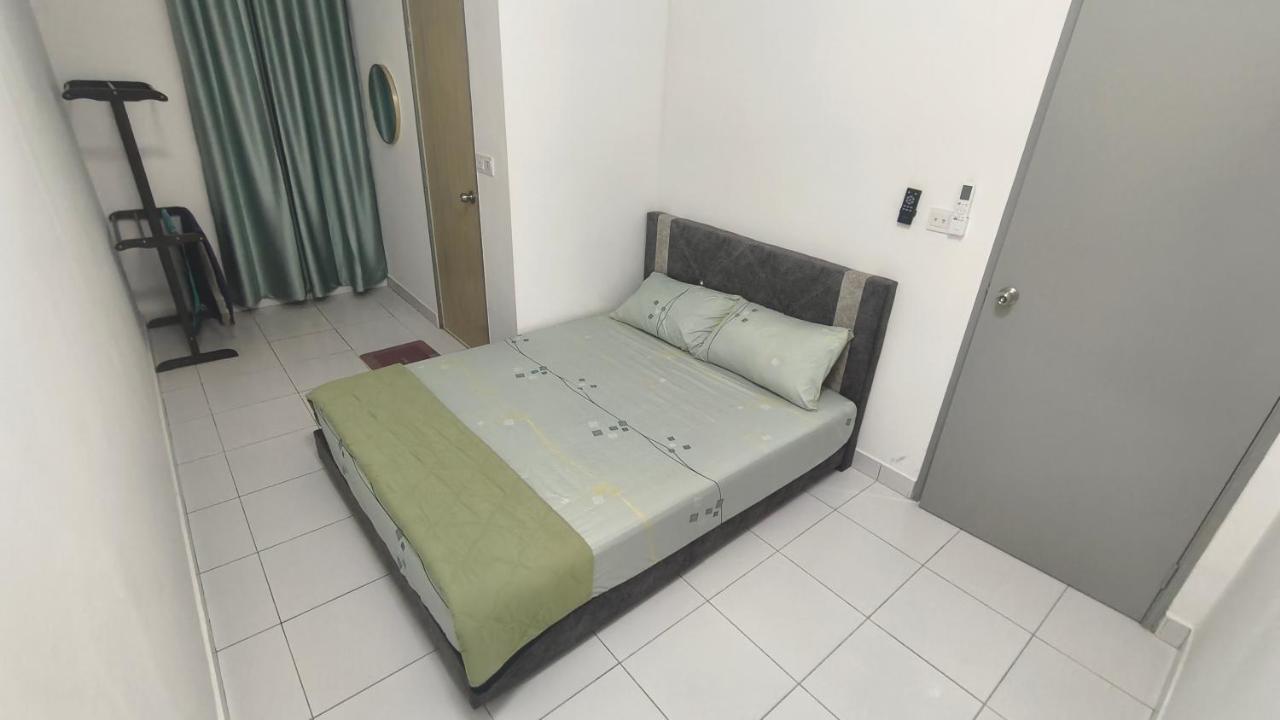 Denai Homestay Pasir Gudang - Melayu Only - Bed and Breakfast Pasir Gudang