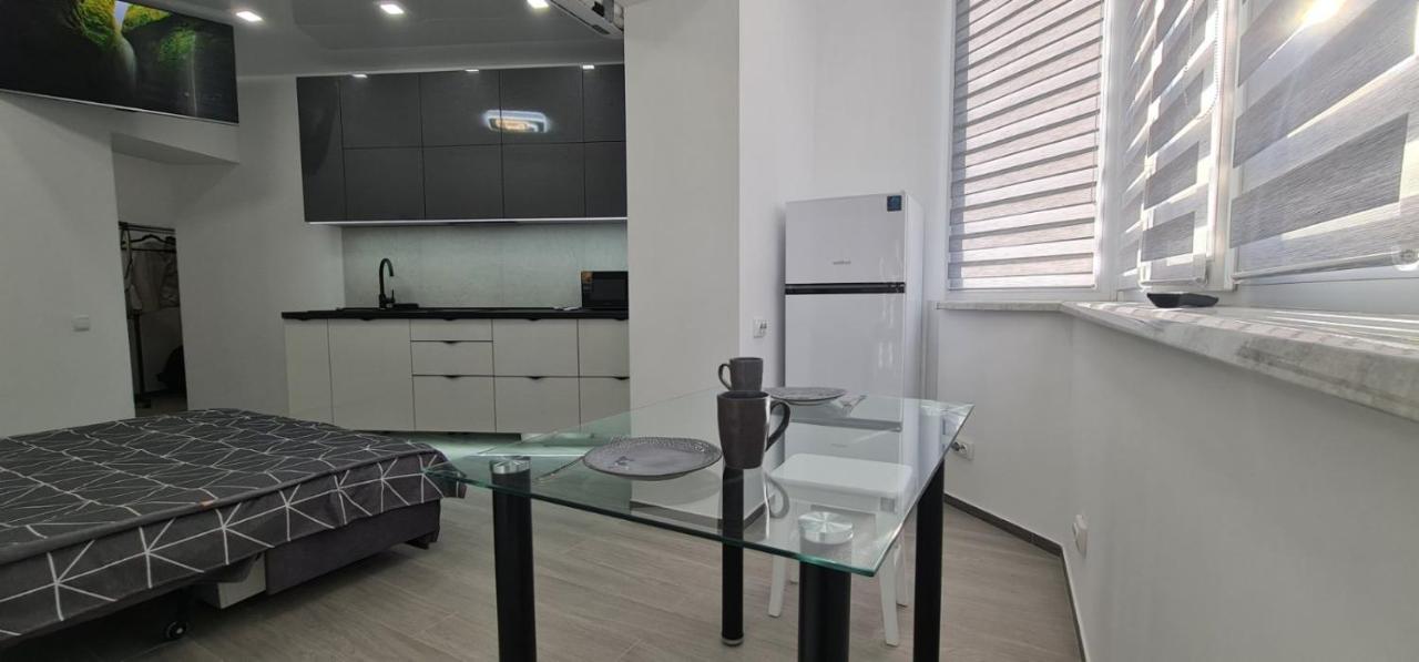 Смарт квартира в стилі хай тек - Bed and Breakfast Rivne