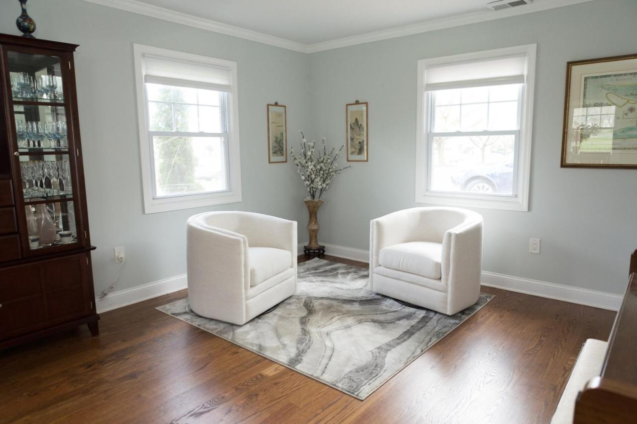 Spacious Modern Home in West Freehold - Chambres d'hôtes Stonehurst West