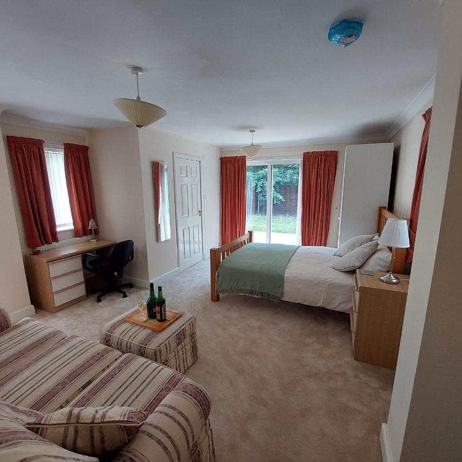 Oxford Luxurious super king room with ensuit bathroom and private garden - B&B Oxford