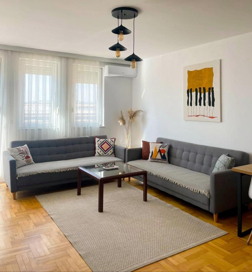Central Rooftop with guaranteed parking garage - Ferienwohnung Pristina