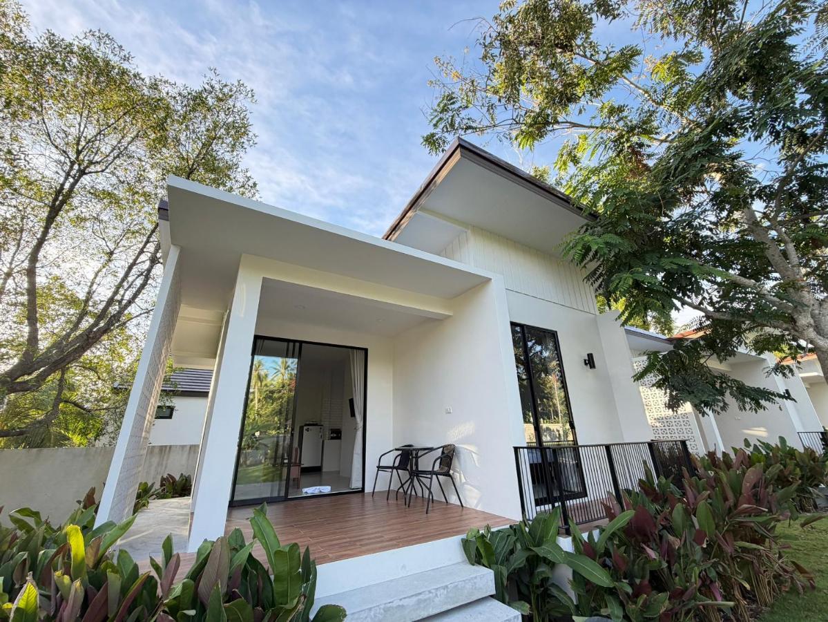 Deluxe Bungalow with Garden View