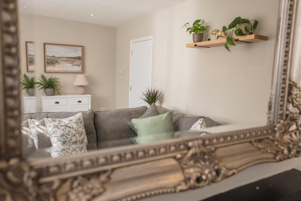 Stylish Victorian Maisonette next to Horsham Park - B&B Horsham
